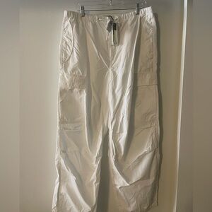 Aritzia TNA squad pocket parachute pant- new with tags